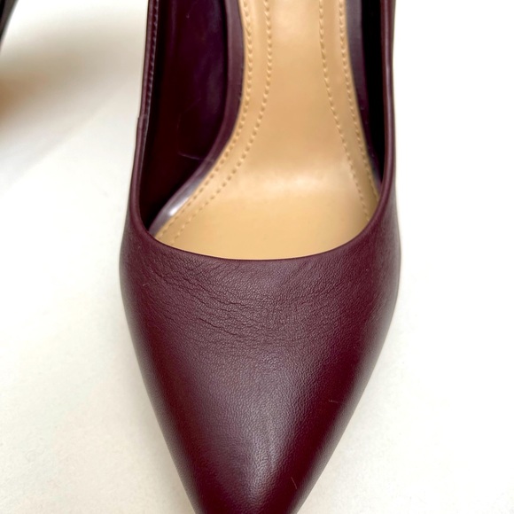 BCBGMAXAZRIA- Donovan Leather Pump, Color- Bordeaux, Size 7, Gently Used - Picture 7 of 12